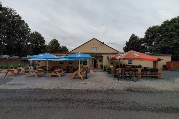 Zájezdní Hostinec na Spartě a Řízková restaurace