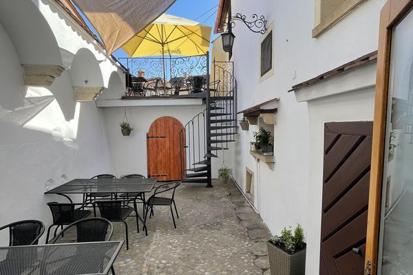 OM - indická a nepálská restaurace