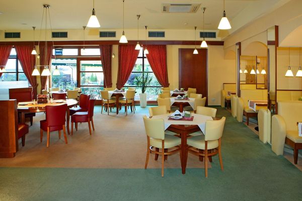 Restaurace Hotel HAPPY STAR