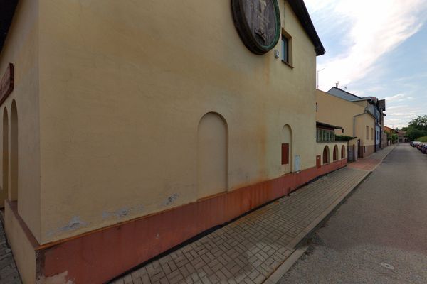 Kvapil. Cafe &amp; Bistro