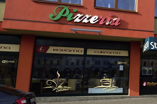 Pizzerie a Steakhouse Lužan