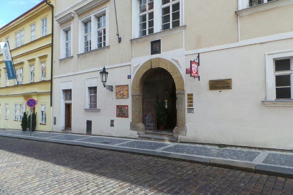 U Zavěšenýho kafe - Divadlo pokračuje