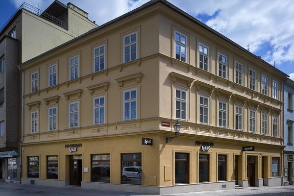 LOKÁL Pod Divadlem
