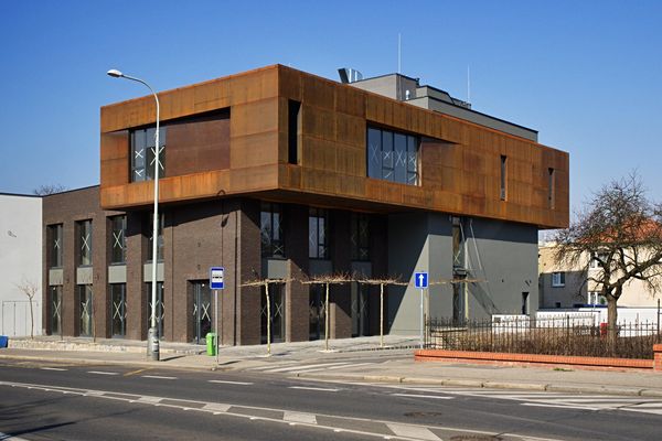 XL Restaurant Grill &amp; Bar