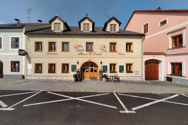 Restaurace U Kostela