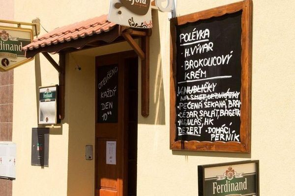 Restaurace gril &amp; zahrádka