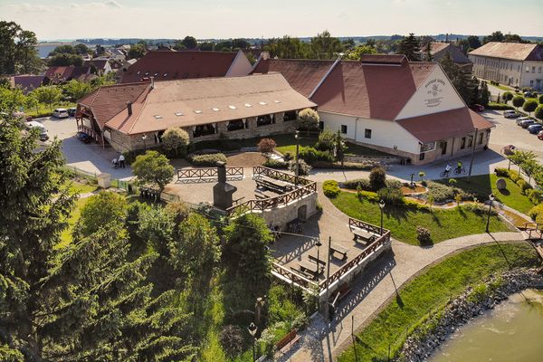 Restaurace Dašické sklepy