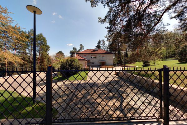 LA VILLA Restaurant