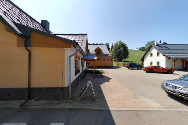 Pod strání