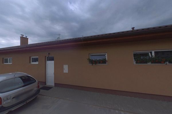 Hospoda u hřiště