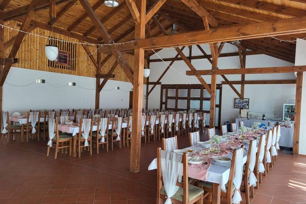 Restaurace u tenisových kurtů