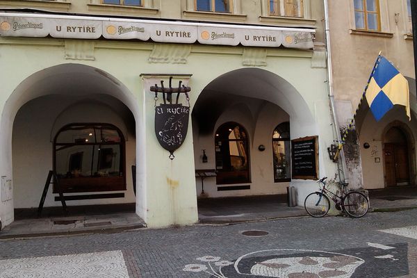 Archway restaurant