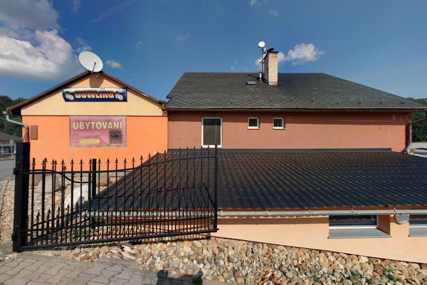 Restaurace Hlucholazská 157