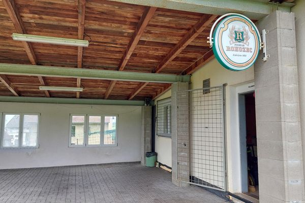 Restaurace u hřiště