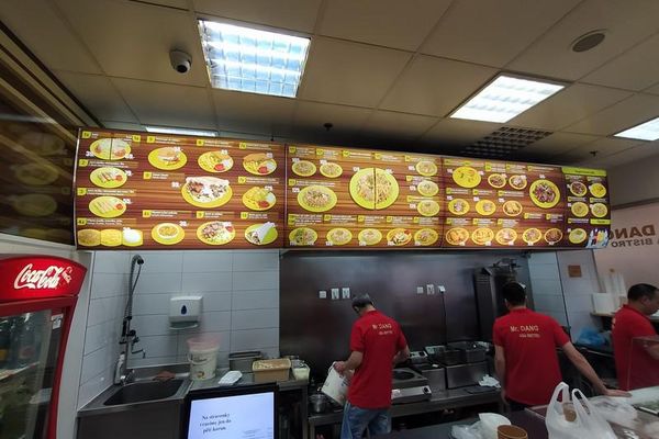 Restaurace v obchodním centru Pivovar