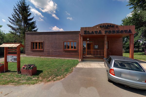 Saloon Zlatá podkova