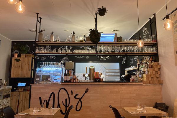 MOs bistro