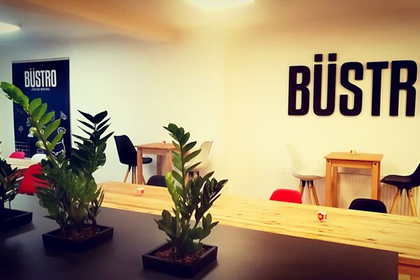 Büstro Montraz