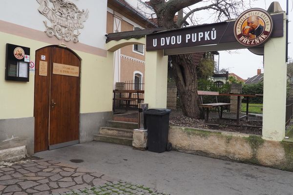 U Dvou pupků