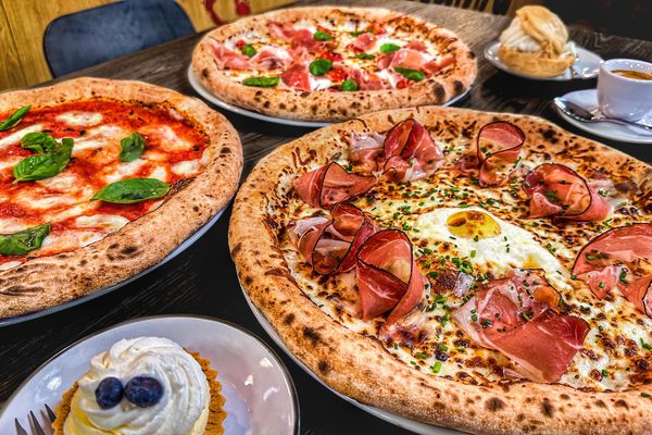 Ellas pizza