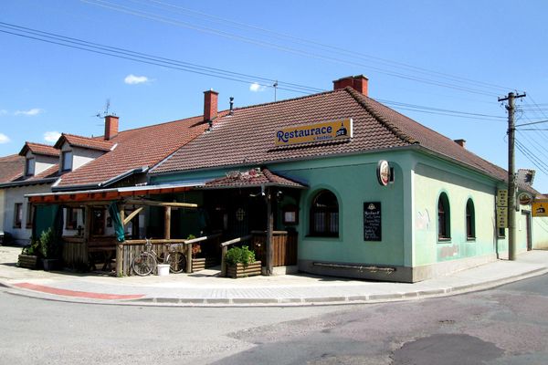 Restaurace U kostela